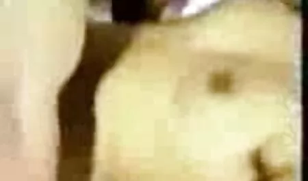 रस्तमन ने अपने शरीर पर अपने मुर्गा वीडियो फिल्म सेक्सी हिंदी में और सह को छुआ