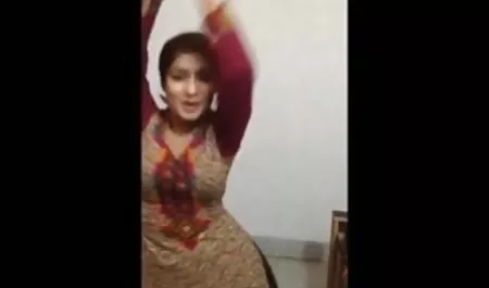 चमड़े हिंदी में सेक्सी पिक्चर हिंदी में सेक्सी पिक्चर में गर्म लड़की और चेन गुदा में गड़बड़