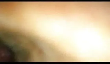 ठाठ लाल सेक्सी हिंदी फीचर फिल्म अधोवस्त्र में गोरा उसे बिल्ली सहलाता है