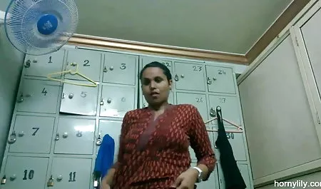 एक खूबसूरत श्यामला के लिए हिंदी सेक्सी फिल्म दिखाएं बिग डिक