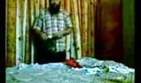 सुंदर गोरा उसकी माली के बारे में सिर्फ पागल हिंदी में सेक्सी फिल्म दिखाएं है। वह उसे सहलाता है और मरे नहीं। फिर उसने उसकी चूत को एक मीठी चाट का व्यवहार किया