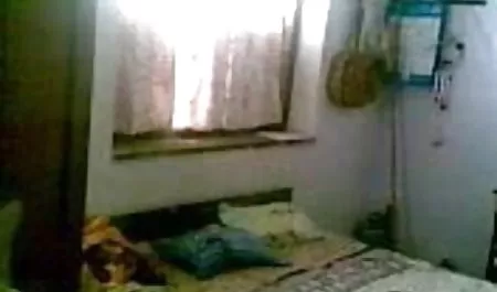 ठाठ गोरा उसके स्तनों से पिक्चर हिंदी में सेक्सी पता चलता है