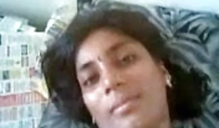 ऐसे गूंगे सचिव को केवल देखने की जरूरत है। चिकी को काम आ गया और उसने मॉनीटर पर पोर्न चालू सेक्सी दिखाइए पिक्चर कर दिया। जबकि कोई बॉस नहीं है, निप्पल अपने भगशेफ को कोमल उंगलियों से चमकाने के लिए खुश है