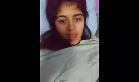 गर्म समुद्र, गर्म रेत और प्रेमी की एक मोटी हिंदी पिक्चर फिल्म सेक्सी सूंड जो इस युवा कुतिया के मुंह में लगातार खड़ा रहता है और पूछता है जो अपने पति के कानों में नूडल्स लटकाती है, जैसे वह अपनी मां से मिलने गई थी