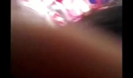 गोरा किन्नर लंड सेक्सी हिन्दी पिक्चर फिल्म के साथ बाहर खेलता है