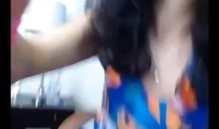 युगल ने अपना पहला शौकिया सेक्सी पिक्चर वीडियो में दिखाएं पोर्न फिल्माया