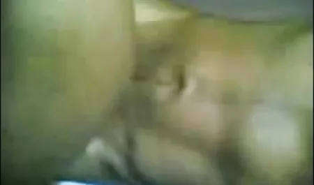 सेक्सी जोड़े सेक्सी ब्लू हिंदी डिबेट में लिप्त होते हैं