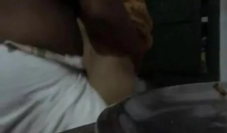 एक बहुत सुंदर लड़की अपने वासना वाले दोस्त के साथ पोकर खेलने के लिए बैठती है, जिसके इंग्लिश पिक्चर दिखाइए सेक्सी परिणामस्वरूप वह पहले अपने सारे कपड़े खो देती है, और फिर पूरी तरह से एक मुड़ा हुआ चीटर के साथ अपनी गीली चूत को उड़ा देती है।