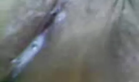 लेडी बॉस स्ट्रैपआन ने उसकी सचिव की सेक्सी फिल्म दिखाइए हिंदी में चुदाई की