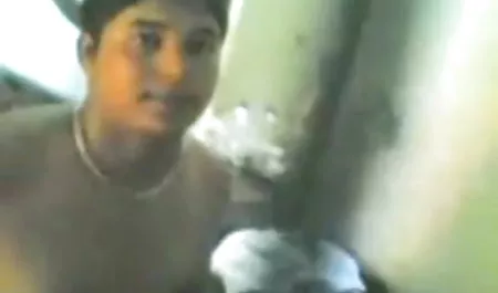 भव्य गोरा उसे बिल्ली वीडियो हिंदी फिल्म सेक्सी सहलाया