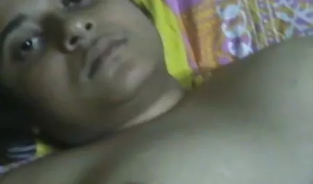 शातिर गोरा पिक्चर फिल्म वीडियो सेक्सी बूढ़े को बहकाता है