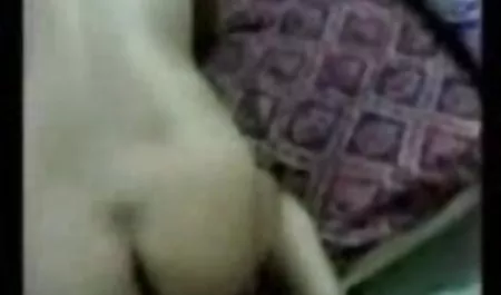 मोटी मोनिका सेक्सी पिक्चर वीडियो हिंदी स्ट्रिपटीज़ और किक नृत्य करती है