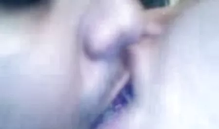 युवा एलिसन कैदी को खुश करने की कोशिश पिक्चर फिल्म वीडियो सेक्सी कर रहा है