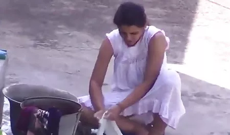 यार ने एक दास को अपने मुंह में एक गाग लगाया और उसकी चूत को सहलाया सेक्सी फिल्म बीएफ हिंदी