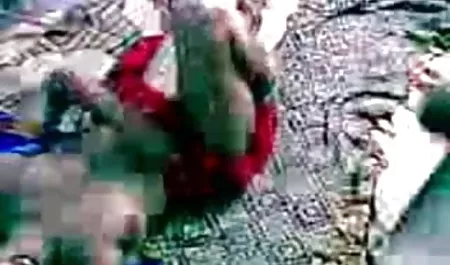 हार्ड अपनी वीडियो सेक्सी फिल्म हिंदी पत्नी fucks और कैमरा बंद लेता है