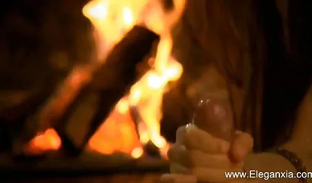 युवा कुतिया अपने प्रेमी सेक्सी पिक्चर हिंदी में की चूत को चूसती है