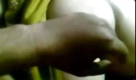 दोस्त ने क्रस्टेशियन के साथ एक सेक्सी फिल्म हिंदी पिक्चर फिल्म कुतिया डाल दिया और उसकी चूत में एक डिक डालने की कोशिश की