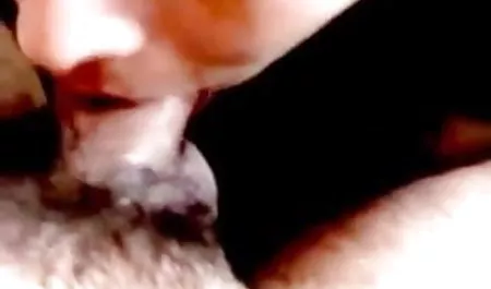 फूहड़ ग्राहक की इच्छाओं सेक्स सेक्स पिक्चर वीडियो में को पूरा करते हुए, एक वेब कैमरा पर उसकी चूत को सहलाता है