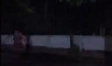 उसकी नाजुक उंगलियां चंचल रूप से छोटे लेकिन सुंदर स्तनों पर फिसलती हैं, कठोर पैपिलाई को छूती हैं और हिंदी पिक्चर फिल्म वीडियो में सेक्सी उन्हें इतने मीठे रूप से रगड़ती हैं कि चूत अनायास आवंटित तेल से भीग जाती है